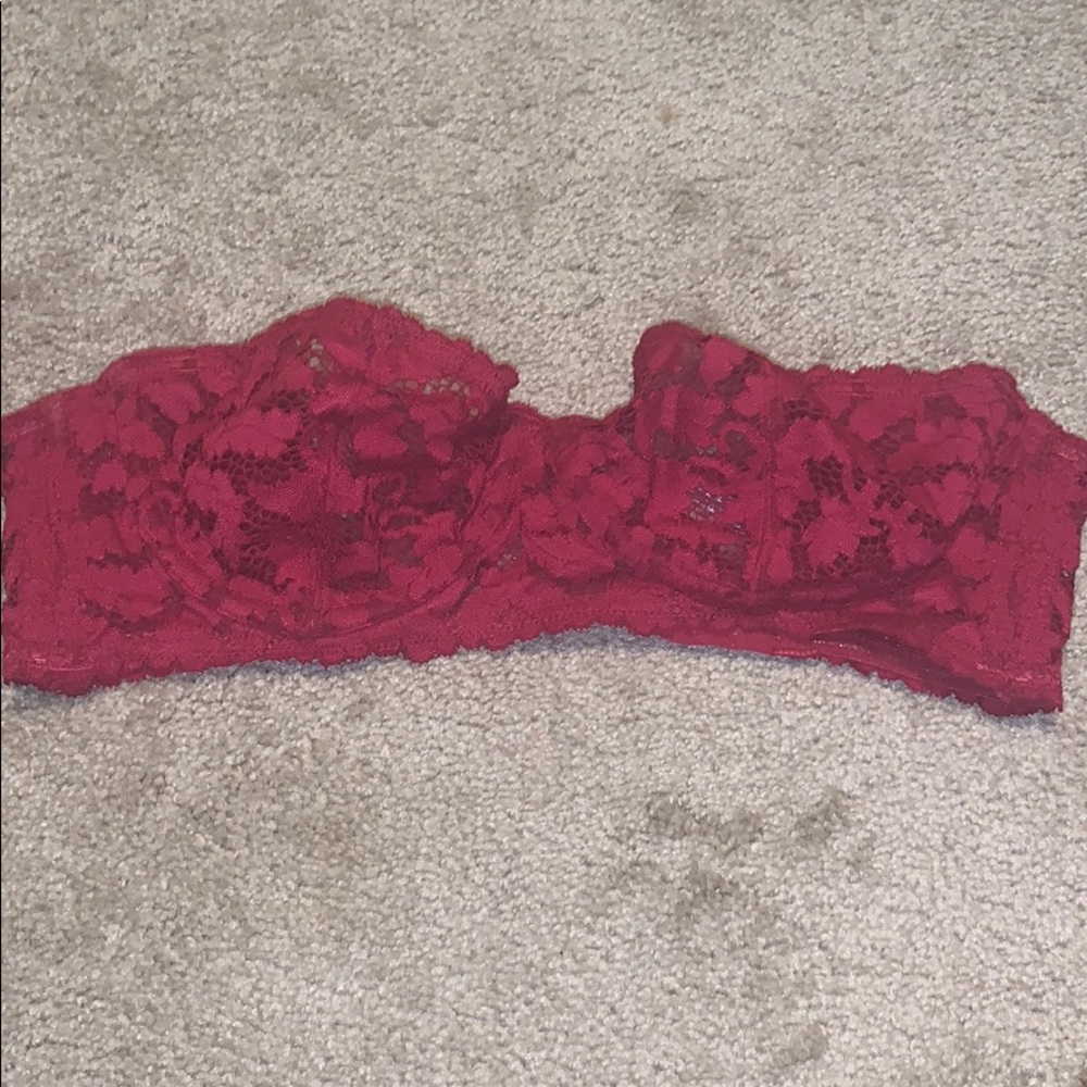 Strapless lace bra